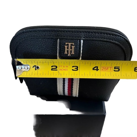 Tommy Hilfiger Nano handheld Bag With makeup Bag NWT - Picture 4 of 7